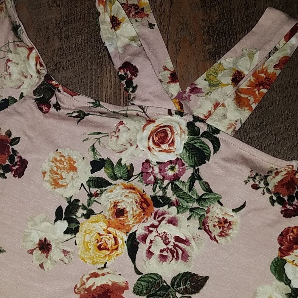 Brand new Entro cold shoulder strappy top S